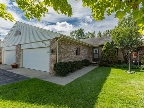 1148 Amberwood W Drive SW, Byron Center, MI 49315