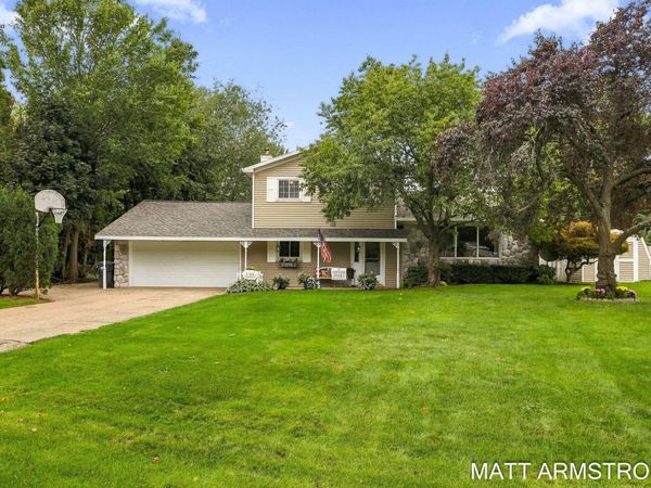 2160 Tulip Lane, Jenison, MI 49428