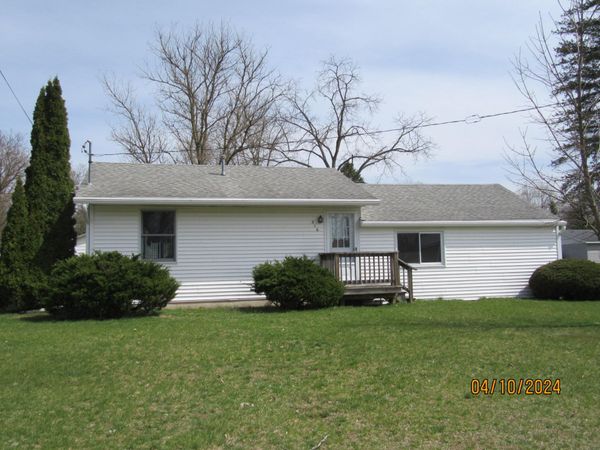 316 6th Street NE, Cedar Springs, MI 49319