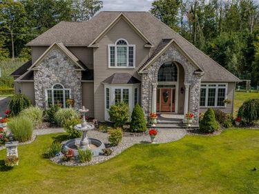 5024 Astilbe Path , Liverpool, NY 13088
