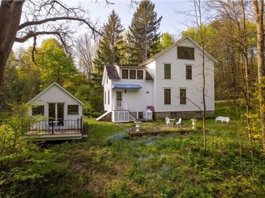 11193 Huey Road, Leonardsville, NY 13364