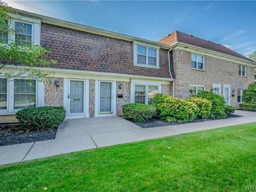 105 Carriage Drive, Unit 3, Orchard Park, NY 14127