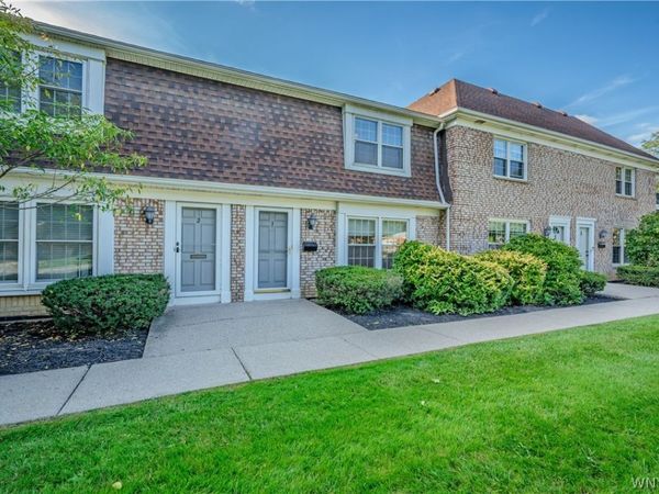 105 Carriage Drive, Unit 3, Orchard Park, NY 14127