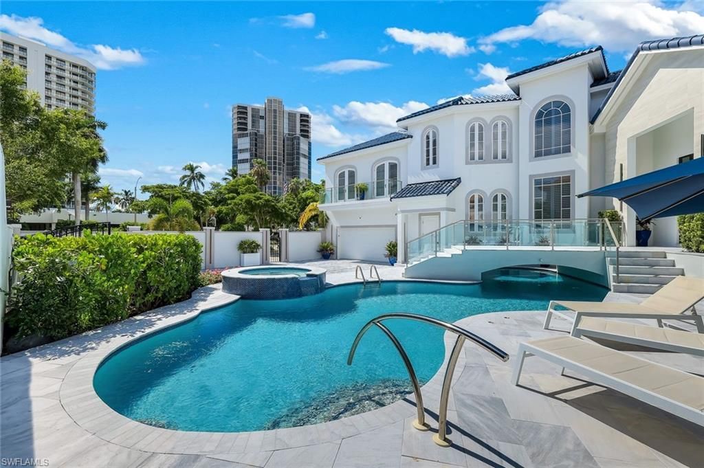 4900 Gulf Shore Blvd N, Naples, FL 34103 Photo