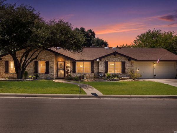 626 SUNHAVEN DR, Windcrest, TX 78239