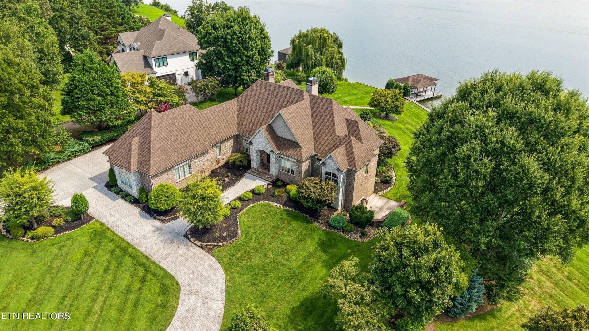 233 Lake Crest Drive, Lenoir City, TN 37772 Main Photo