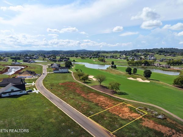 1025 Black Bear Circle, Loudon, TN 37774