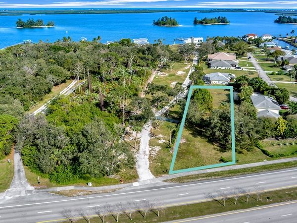 11100 US Highway 1 , Sebastian, FL 32958