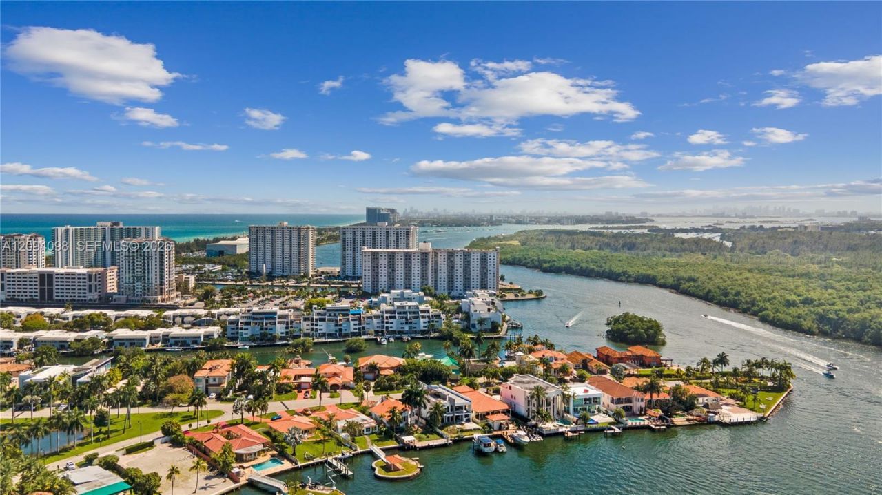 400 Sunny Isles Blvd , Unit 1722, Sunny Isles Beach, FL 33160 Photo
