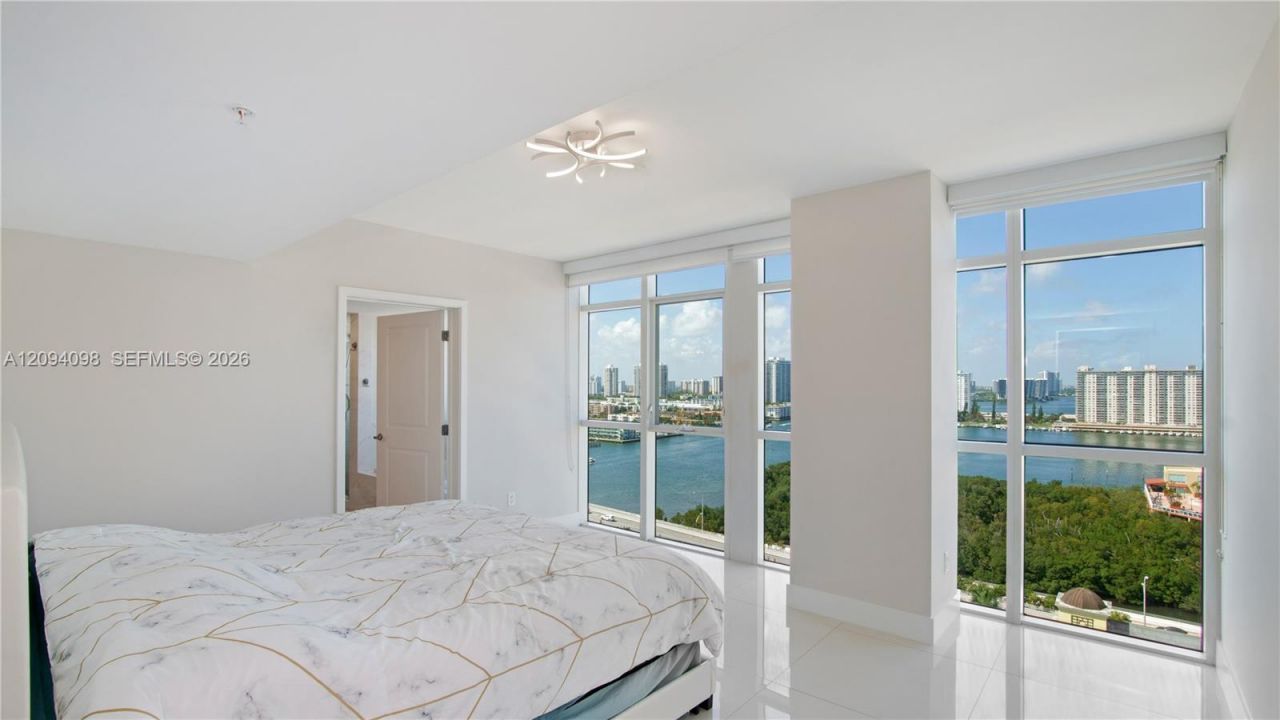 400 Sunny Isles Blvd , Unit 1722, Sunny Isles Beach, FL 33160 Photo