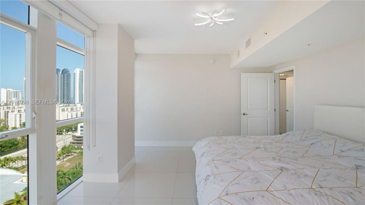 400 Sunny Isles Blvd , Unit 1722, Sunny Isles Beach, FL 33160 Photo