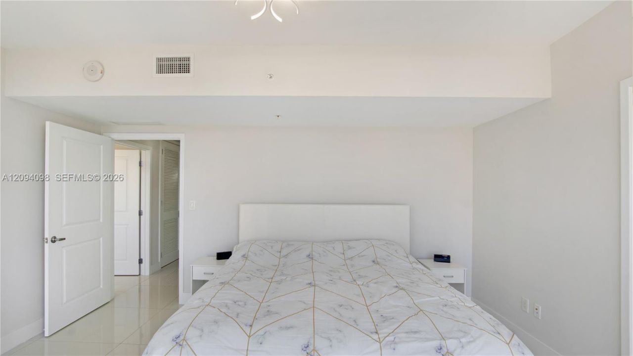 400 Sunny Isles Blvd , Unit 1722, Sunny Isles Beach, FL 33160 Photo