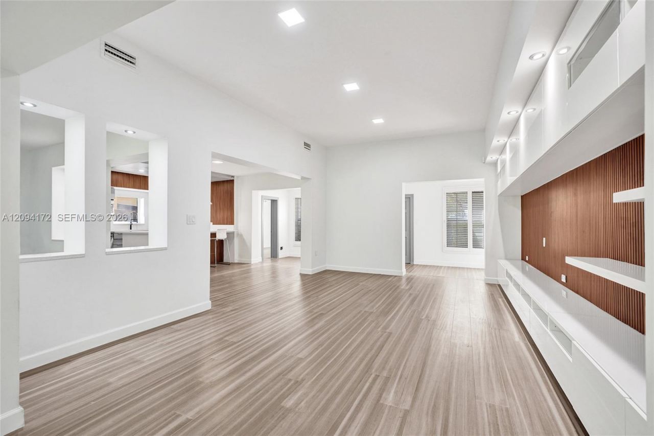 4726 Alton Rd , Miami Beach, FL 33140 Photo
