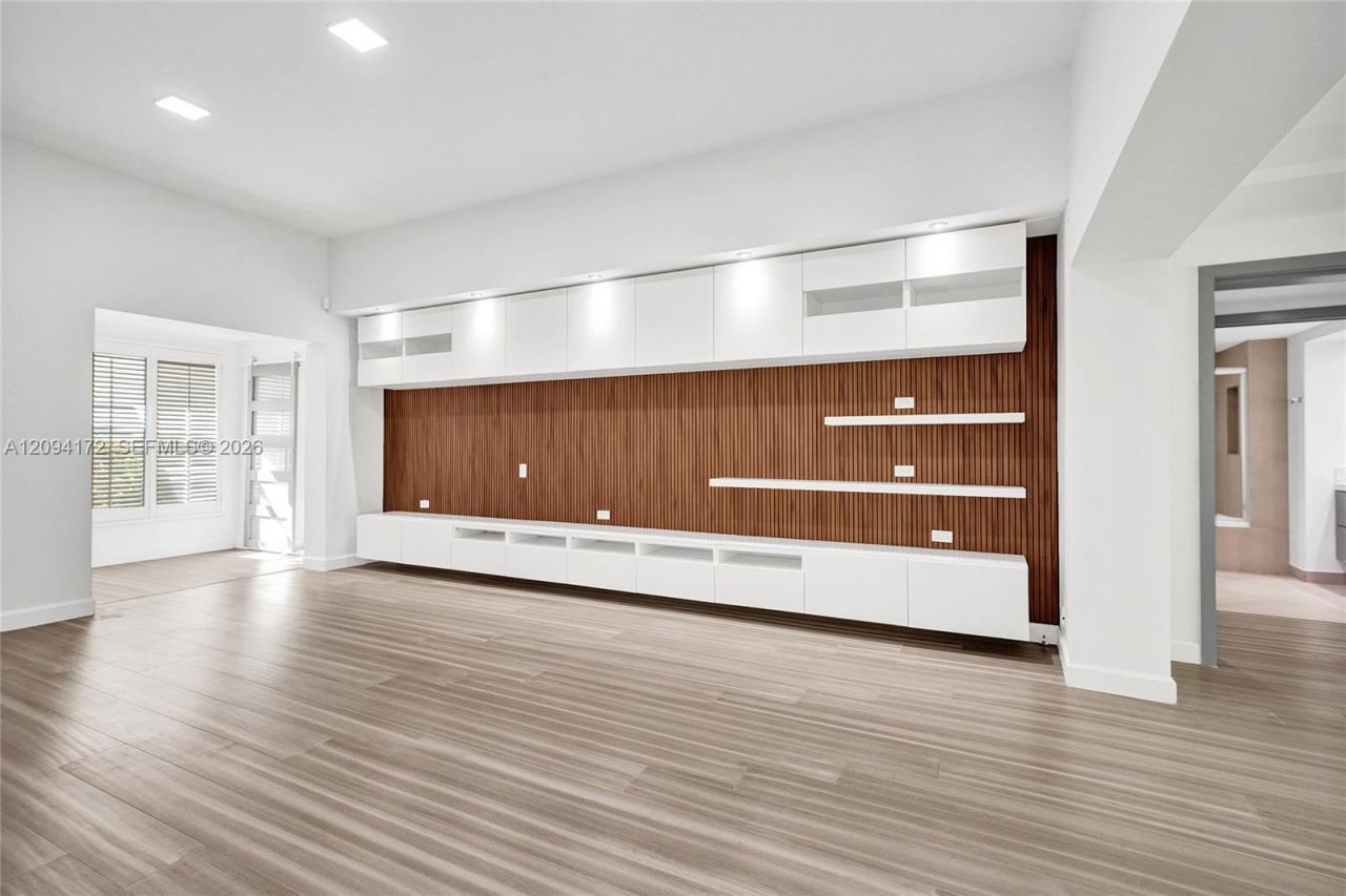 4726 Alton Rd , Miami Beach, FL 33140 Photo