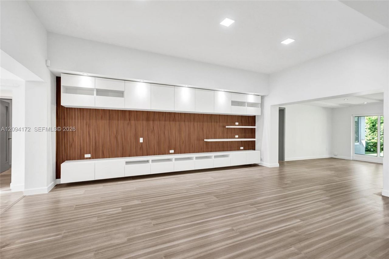 4726 Alton Rd , Miami Beach, FL 33140 Photo