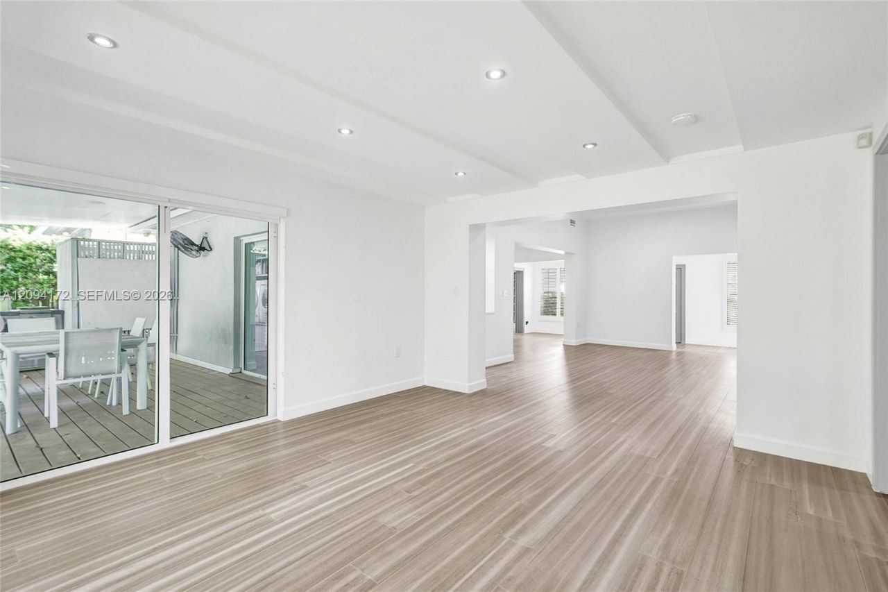 4726 Alton Rd , Miami Beach, FL 33140 Photo