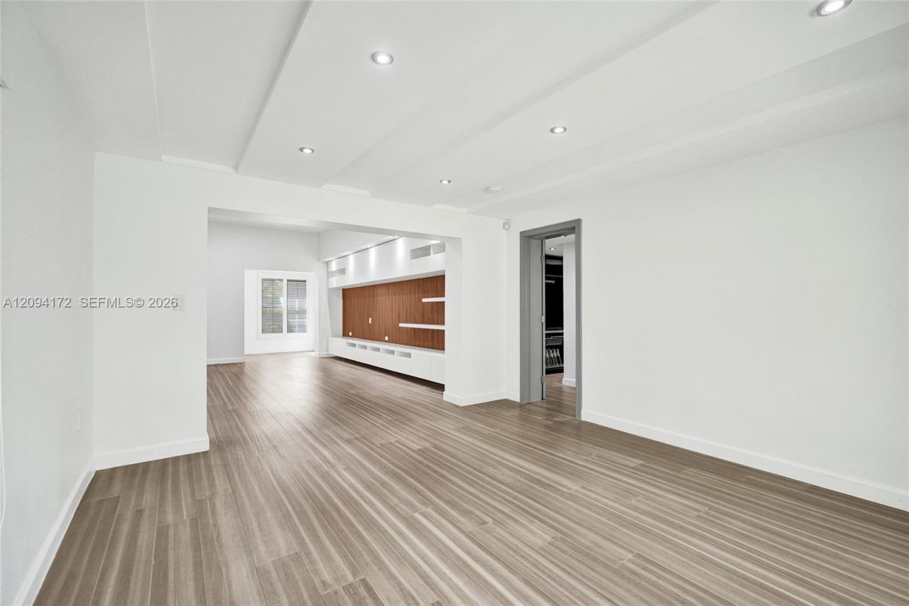 4726 Alton Rd , Miami Beach, FL 33140 Photo