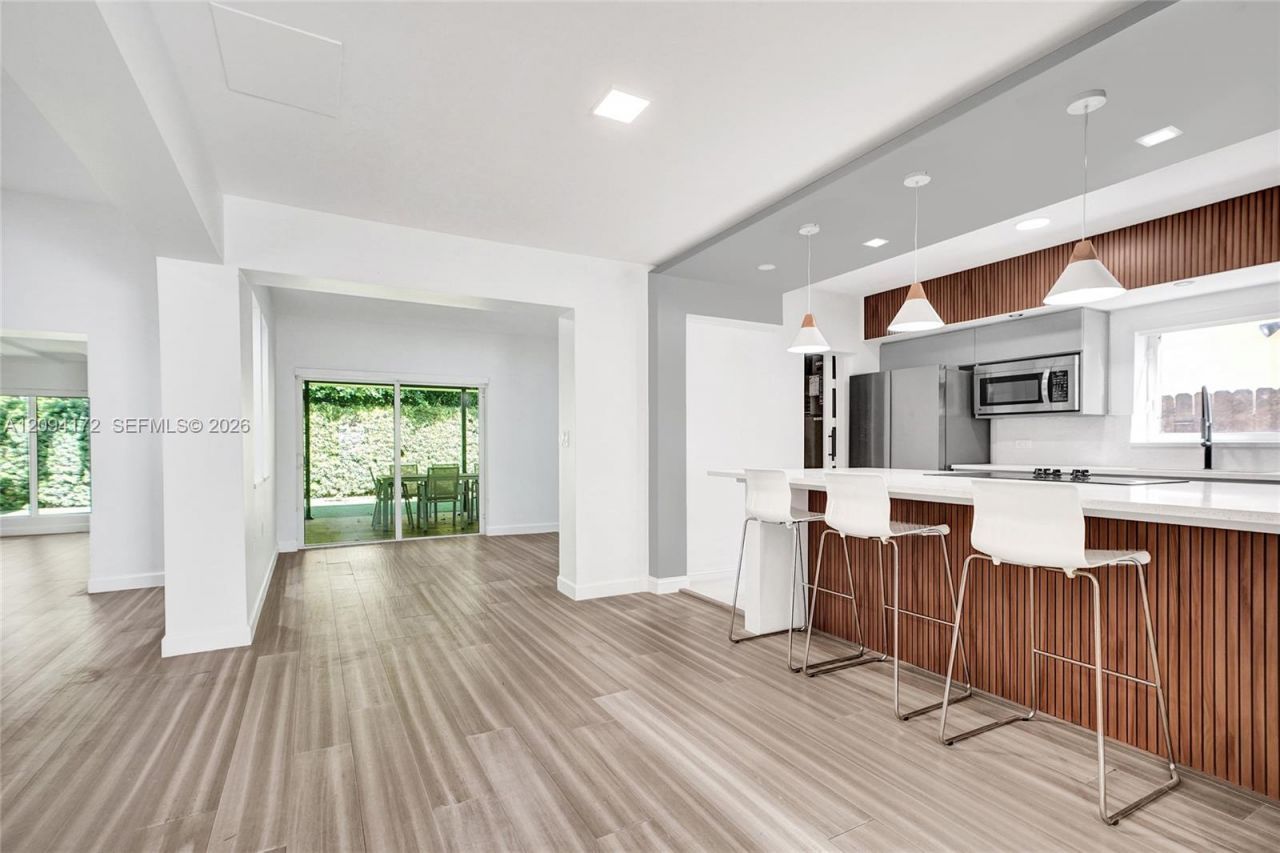 4726 Alton Rd , Miami Beach, FL 33140 Photo