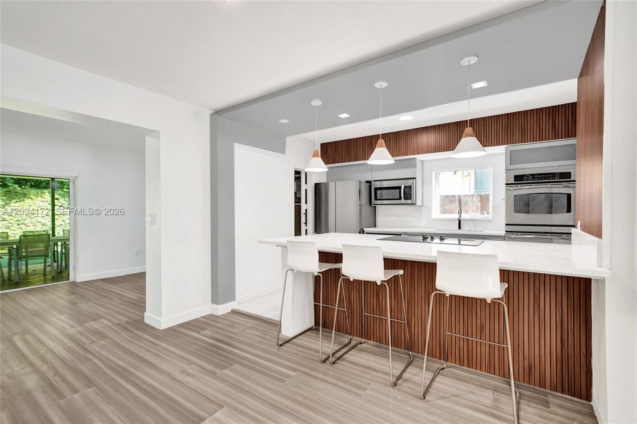 4726 Alton Rd , Miami Beach, FL 33140 Photo