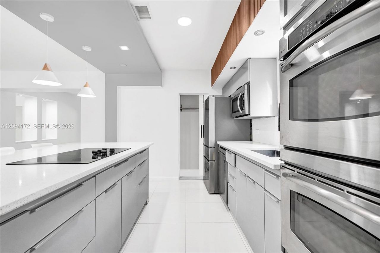 4726 Alton Rd , Miami Beach, FL 33140 Photo