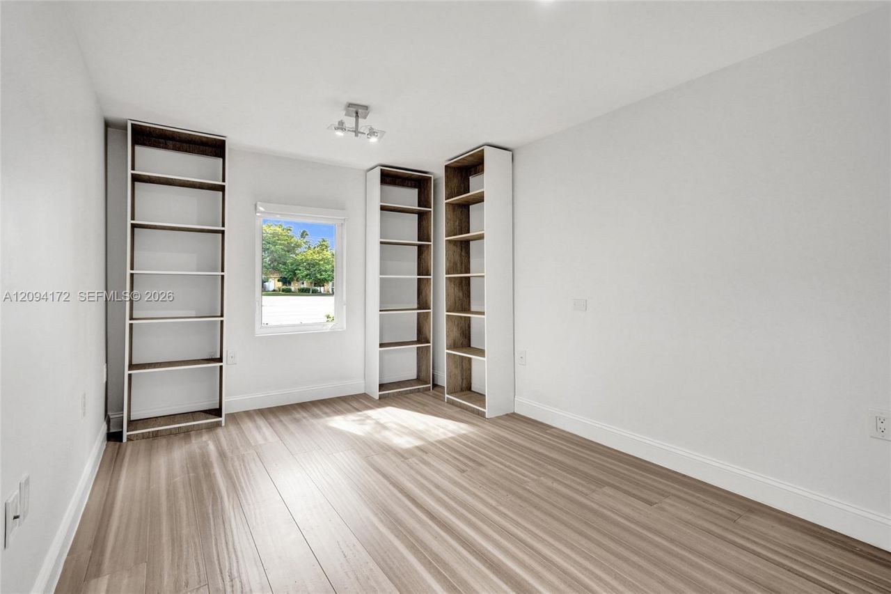 4726 Alton Rd , Miami Beach, FL 33140 Photo
