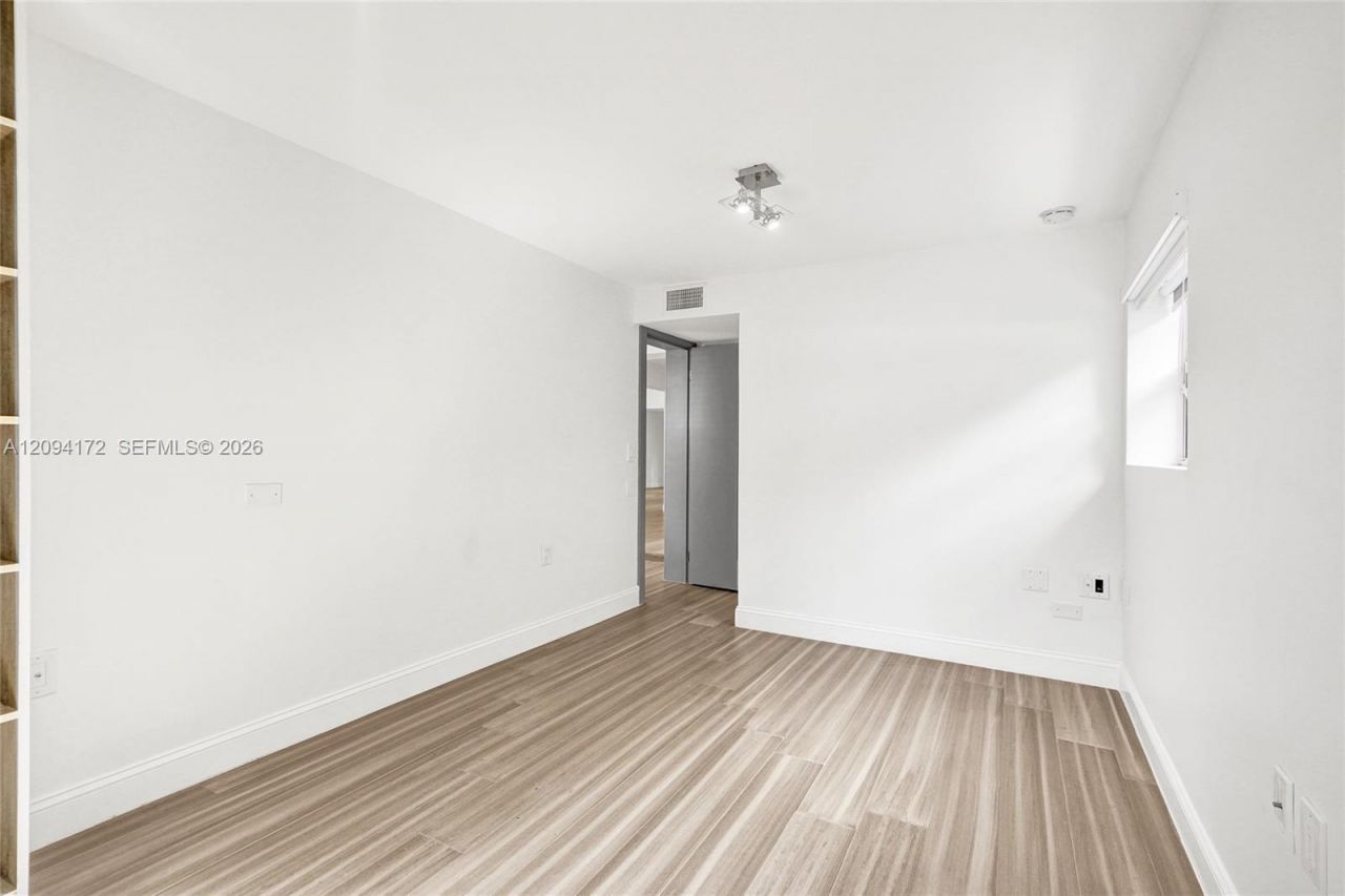 4726 Alton Rd , Miami Beach, FL 33140 Photo