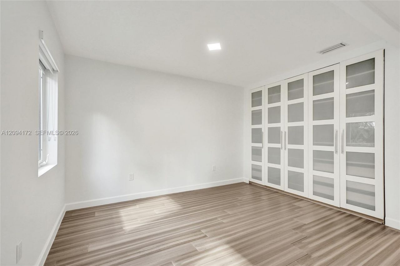 4726 Alton Rd , Miami Beach, FL 33140 Photo