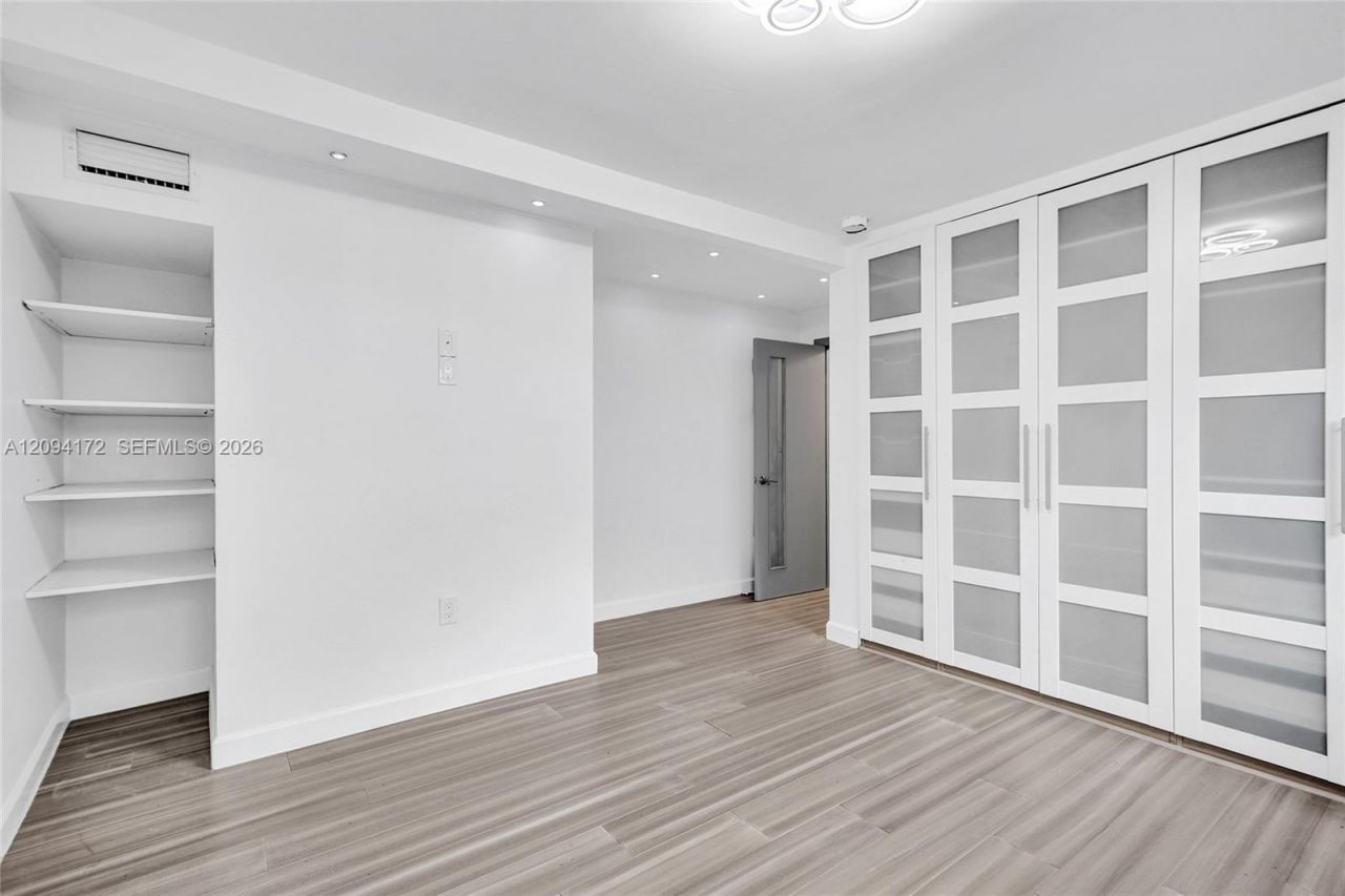 4726 Alton Rd , Miami Beach, FL 33140 Photo