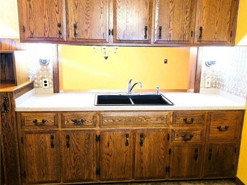 6113 Carol Drive, Brook Park, OH 44142 Photo 2