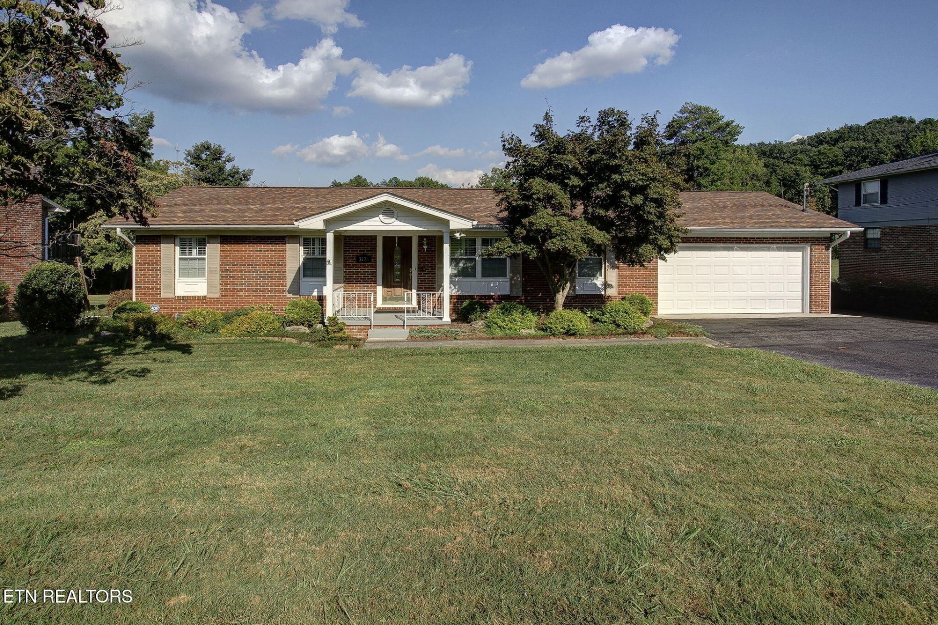 3726 Cherrylog Rd, Knoxville, TN 37921 Main Photo