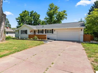 3315 S 104th Avenue, Omaha, NE 68124