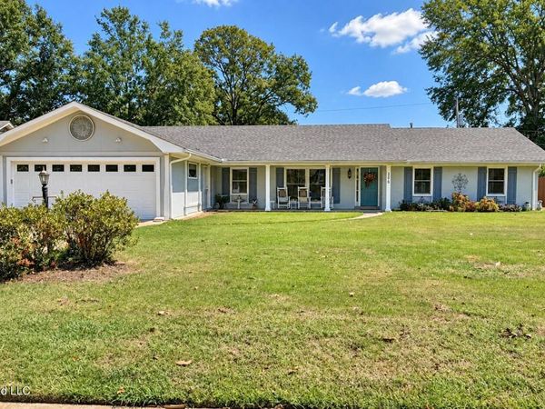 306 Oak Grove Drive, Grenada, MS 38901