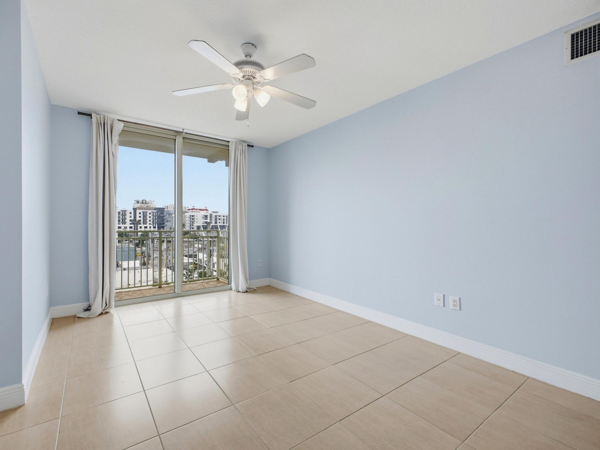 610 Clematis Street, Unit 416, West Palm Beach, FL 33401 Photo