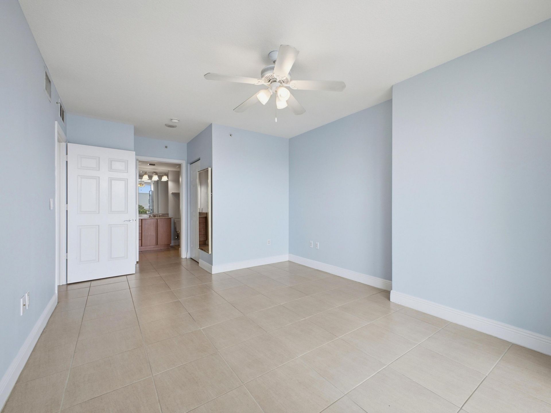 610 Clematis Street, Unit 416, West Palm Beach, FL 33401 Photo