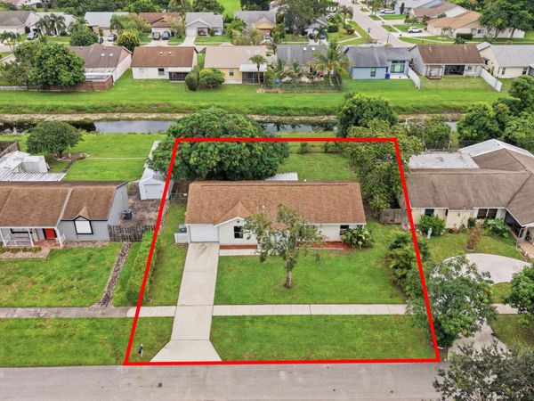 5141 Saint John Avenue N, Boynton Beach, FL 33472