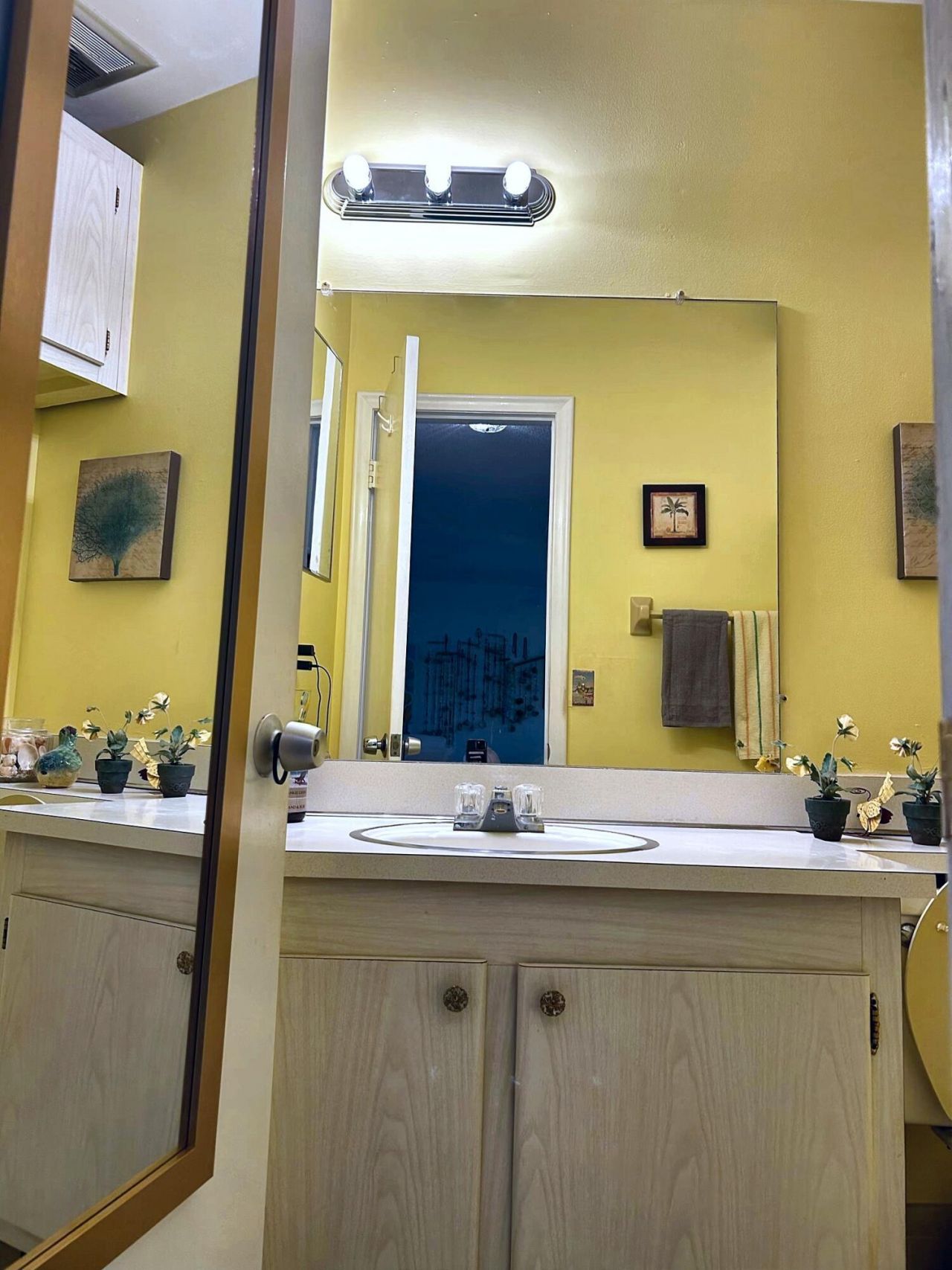 2131 NE 1st Court Ne, Unit 204, Boynton Beach, FL 33435 Photo