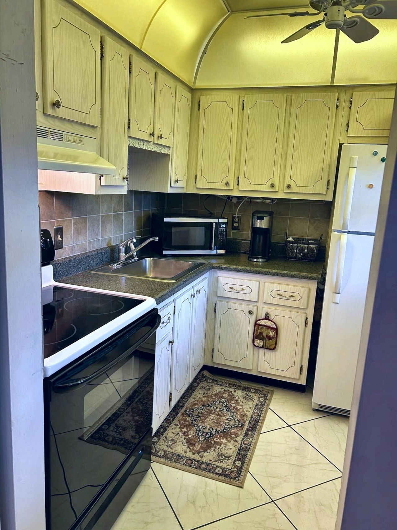 2131 NE 1st Court Ne, Unit 204, Boynton Beach, FL 33435 Photo