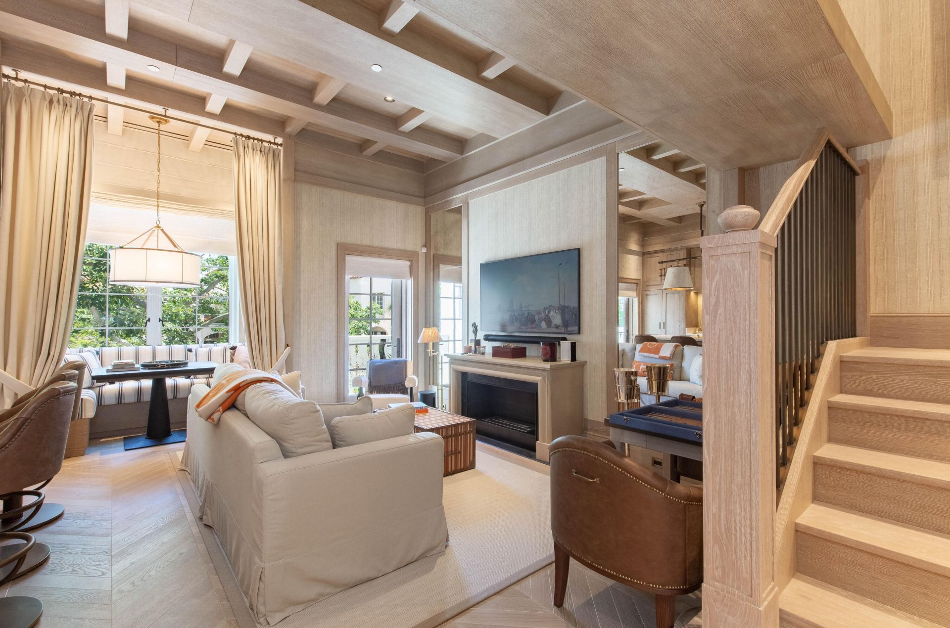 236 Phipps Plaza, Unit 202, Palm Beach, FL 33480 Photo