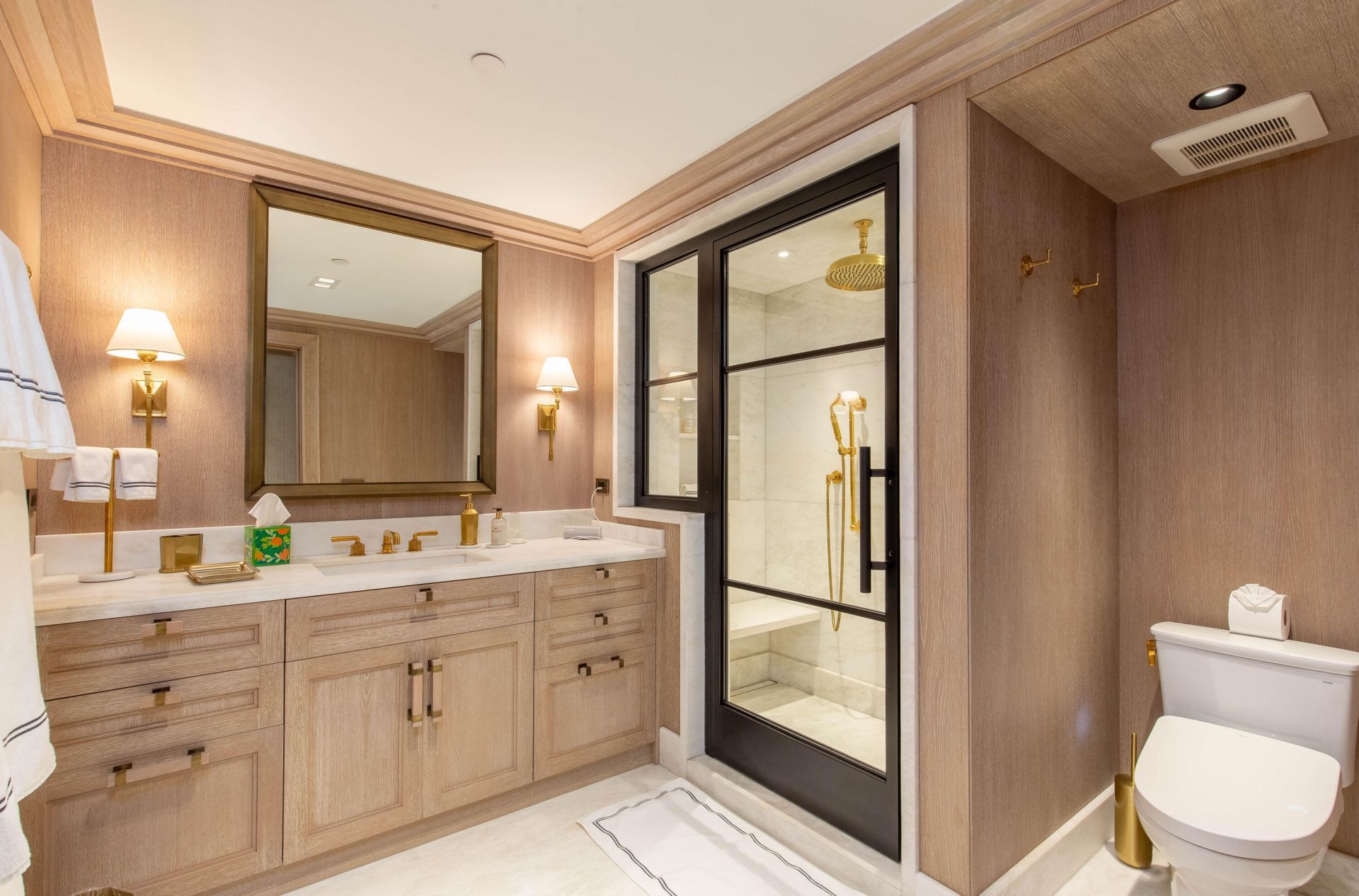 236 Phipps Plaza, Unit 202, Palm Beach, FL 33480 Photo