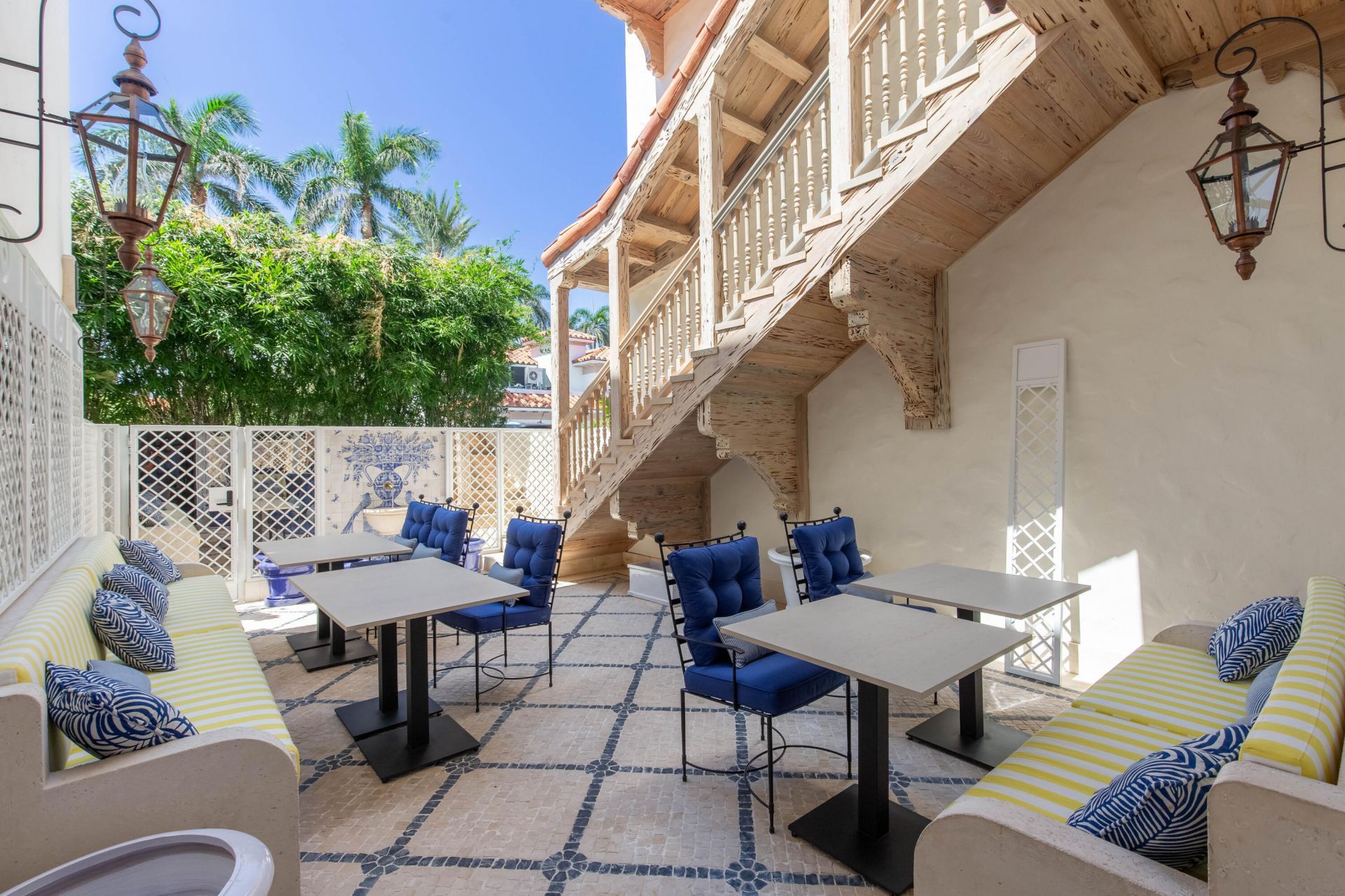236 Phipps Plaza, Unit 202, Palm Beach, FL 33480 Photo