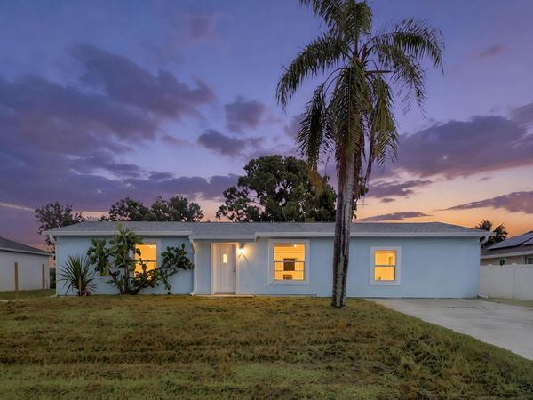 711 NW RIVERSIDE Drive, Port St. Lucie, FL 34983