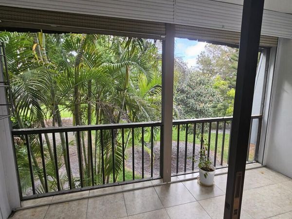 3105 Oakland Shores Drive, Unit j204, Oakland Park, FL 33309