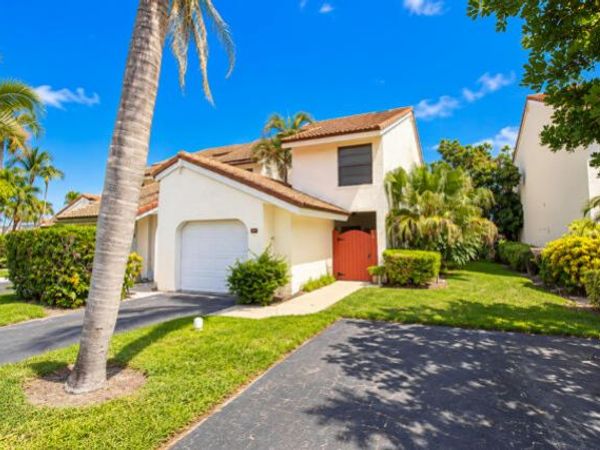 1800 EMBASSY Drive, Unit 132, West Palm Beach, FL 33401