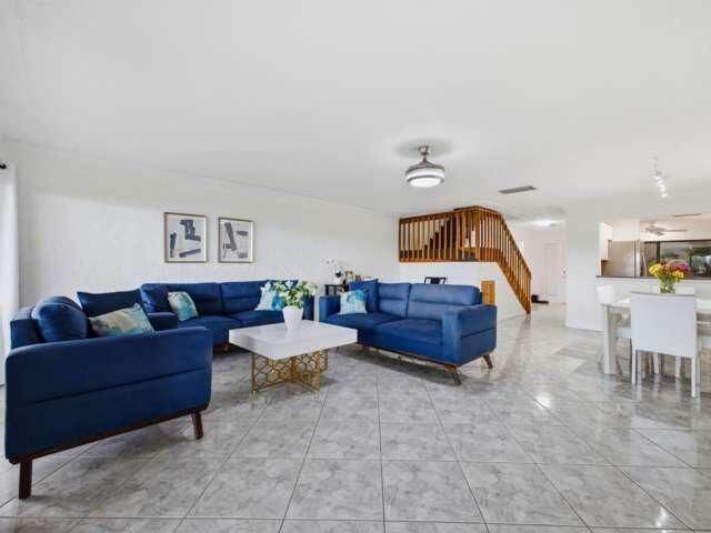 1800 Embassy Drive, Unit 132, West Palm Beach, FL 33401 Photo