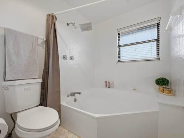 1800 Embassy Drive, Unit 132, West Palm Beach, FL 33401 Photo