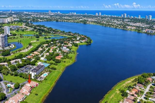 1800 Embassy Drive, Unit 132, West Palm Beach, FL 33401 Photo