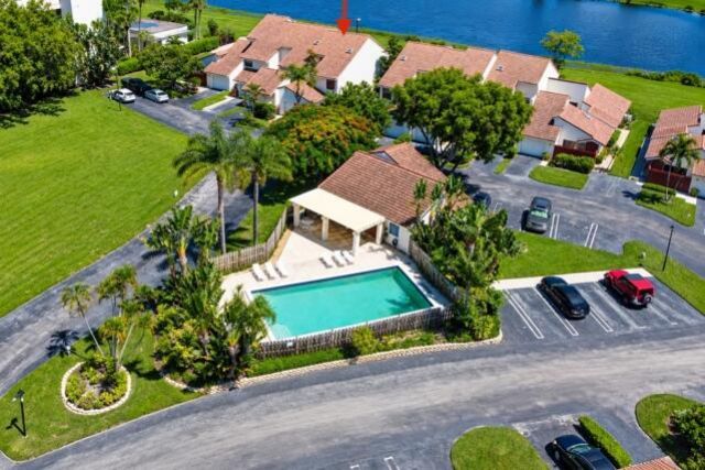 1800 Embassy Drive, Unit 132, West Palm Beach, FL 33401 Photo