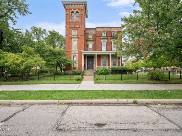 802 N Huron Street, Toledo, OH 43604