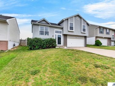 16623 Patrick Avenue, Omaha, NE 68116