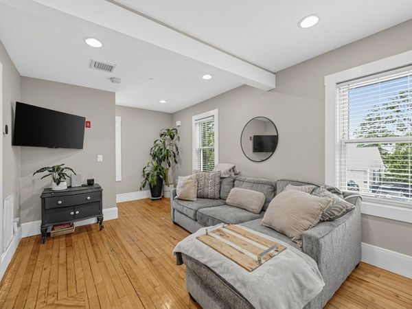 5 Russell Street, Unit 4, Amesbury, MA 01913